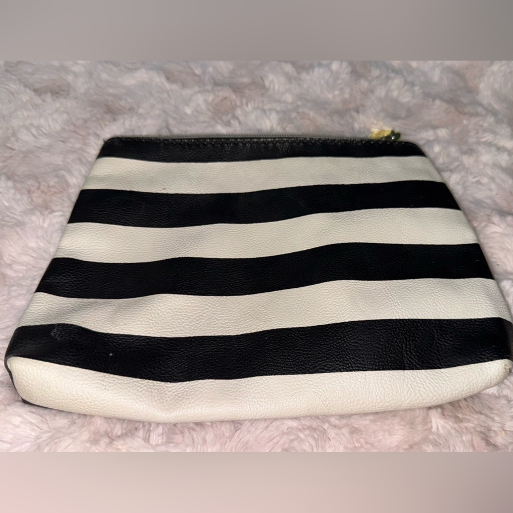 Xox Betsey Johnson Chic Striped Cosmetic or Travelers Clutch Pouch Bag - Picture 3 of 9